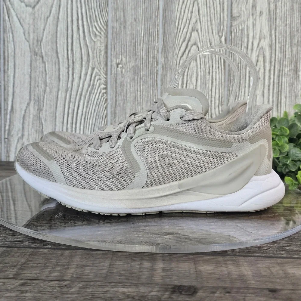 Lululemon‎ Blissfeel Run 2 Running Shoes Sneakers Silverstone White Size 7.5 US